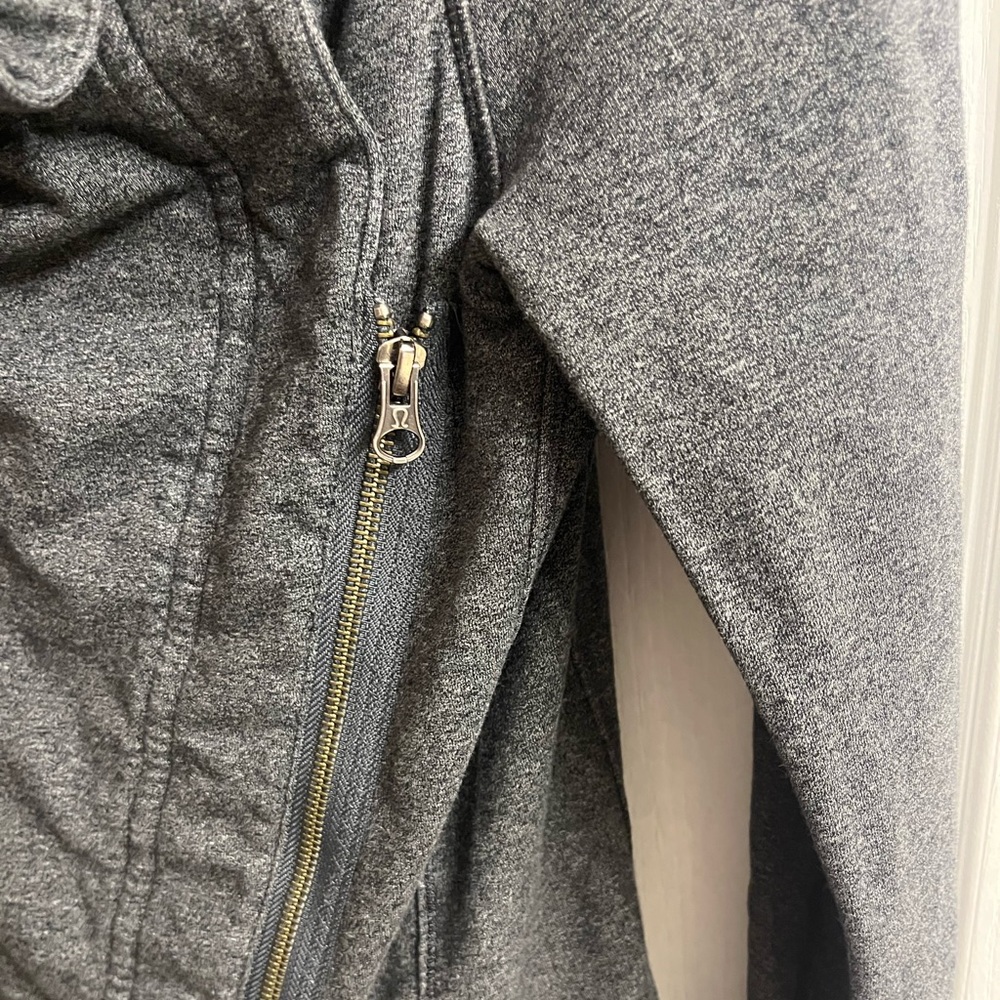 2/$50 Rare Lululemon Method Wrap - Size 4 - Grey - Picture 5 of 8